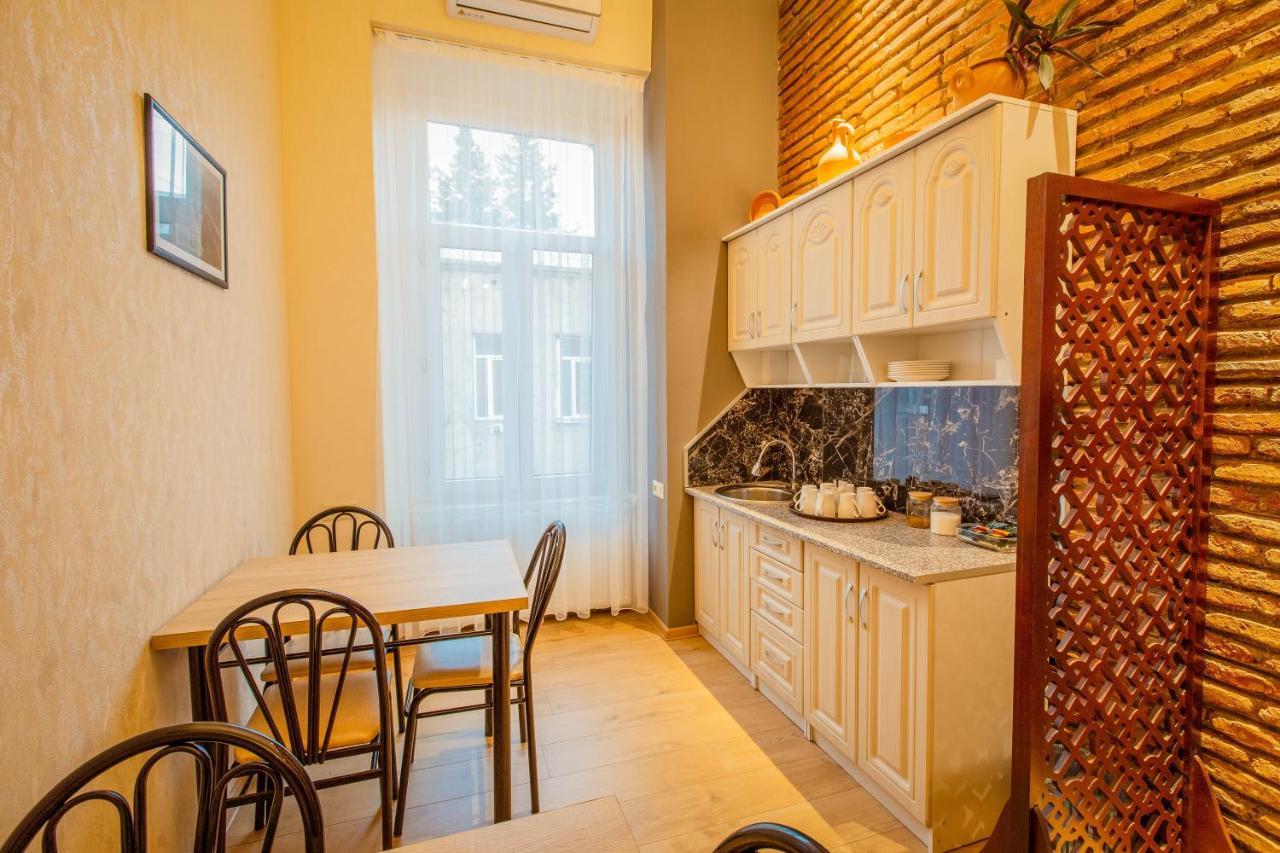 Galaktioni 22 Отель 3*